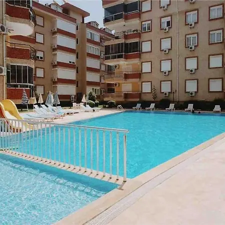 Cozy 2+1 With Big Pool , 150m From Sea. アパート