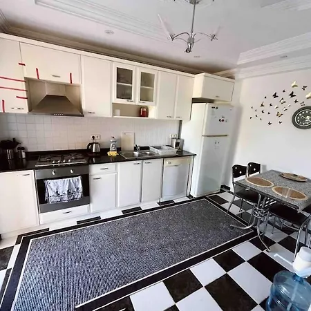 Cozy 2+1 With Big Pool , 150m From Sea. Διαμέρισμα